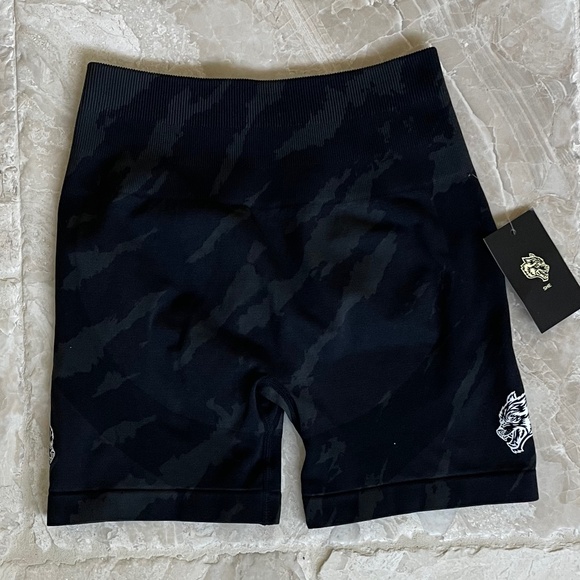 NWT Darc Sport Seamless Short Black Camo (Size S) - Picture 5 of 8